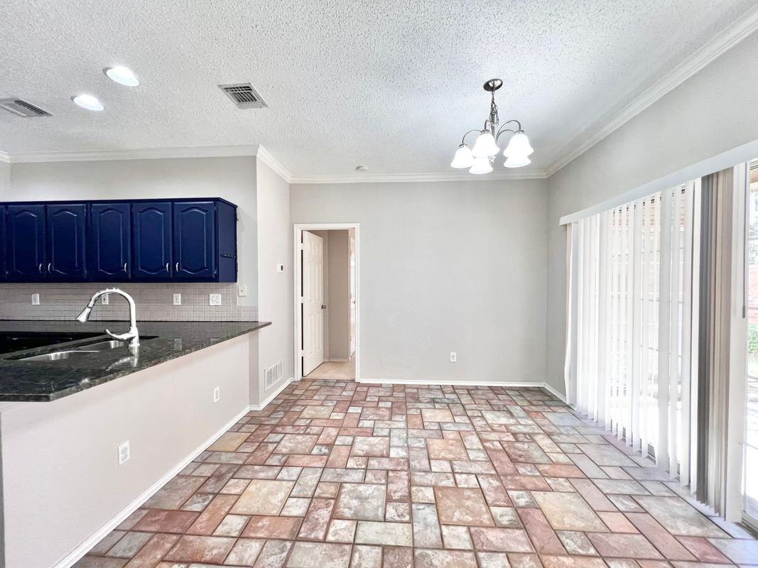 3012 Warm Springs Ln - Photo 4 of 34