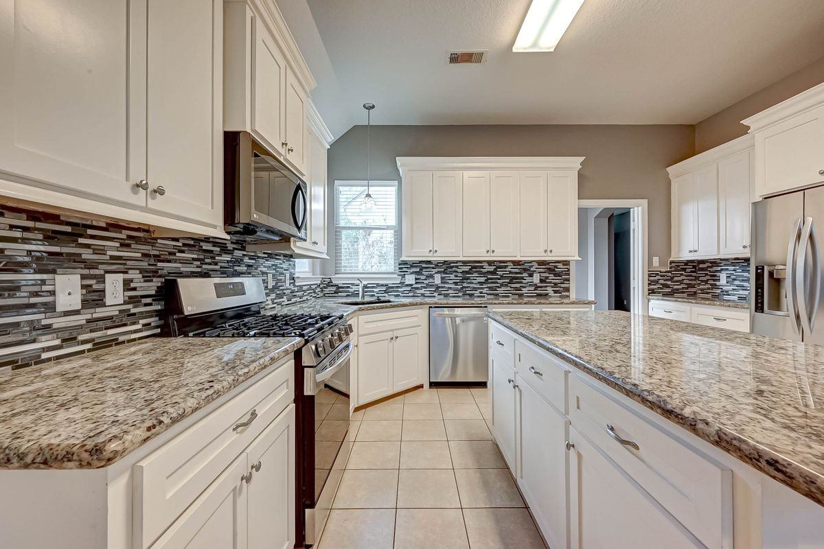 987 Arbor Xing - Photo 2 of 4