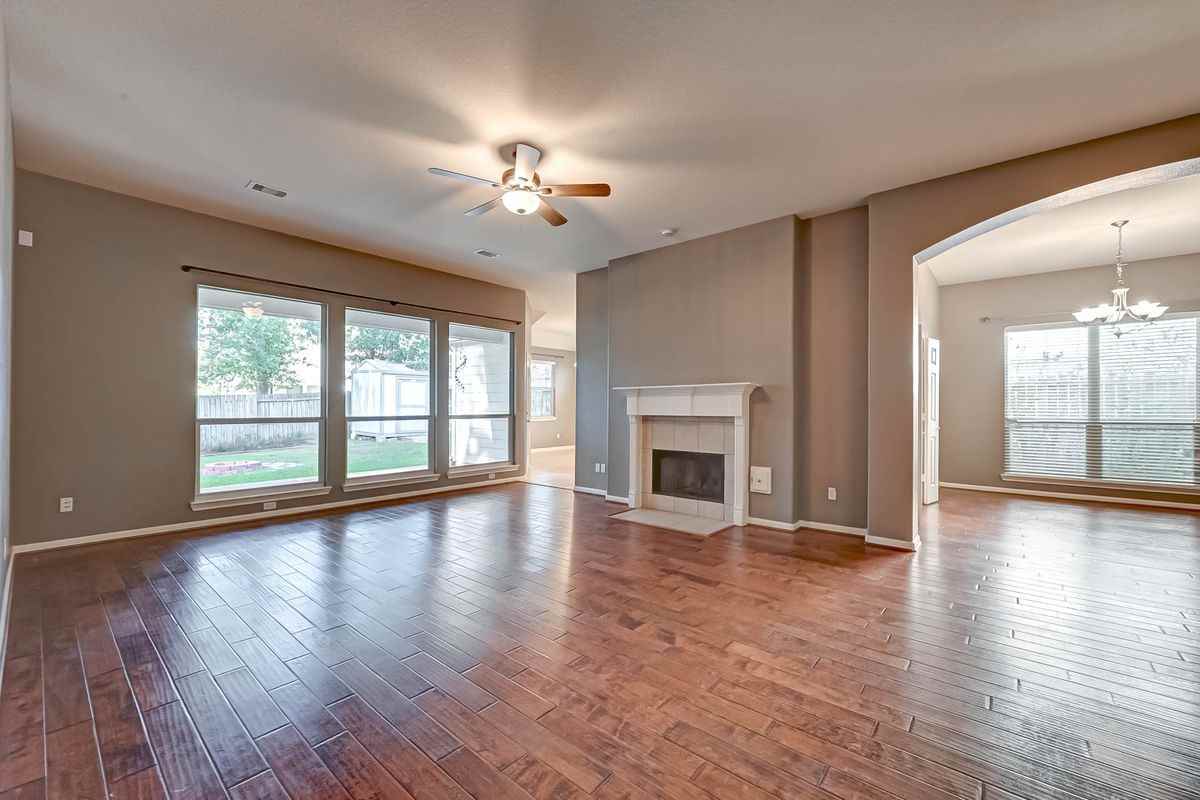 987 Arbor Xing - Photo 3 of 4