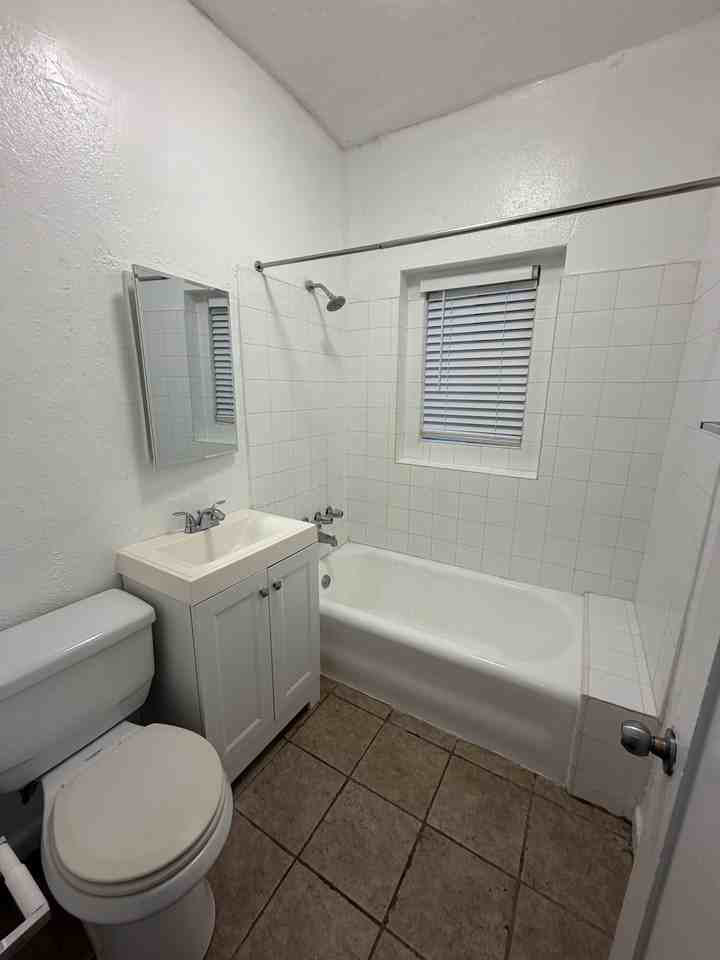 1848 North Gramercy Place #103 - Photo 2 of 12