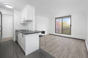 featured image of 160 Market St
