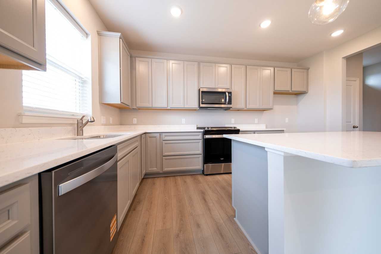 10445 Duval Rd - Photo 6 of 41