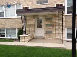 2245 Desplaines Ave #A - Photo 2 of 4