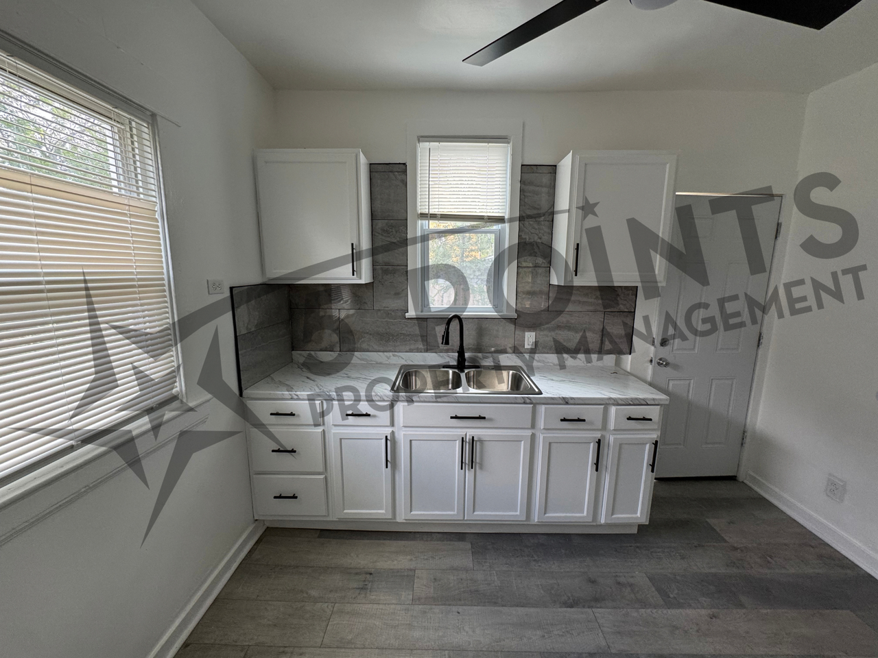 12010 Castlewood Ave - Photo 3 of 25