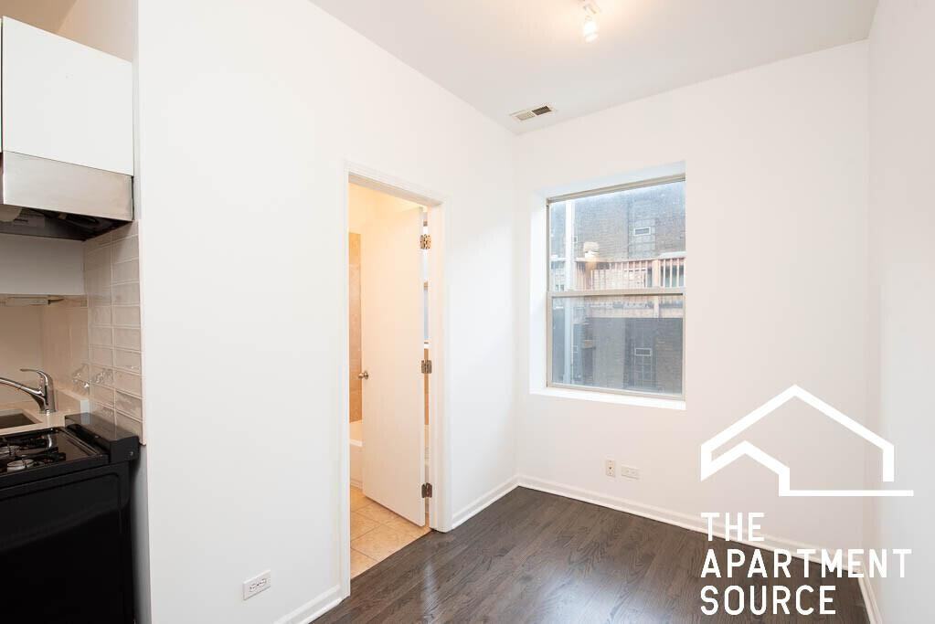 5054 N Winthrop Ave #108 - Photo 3 of 12