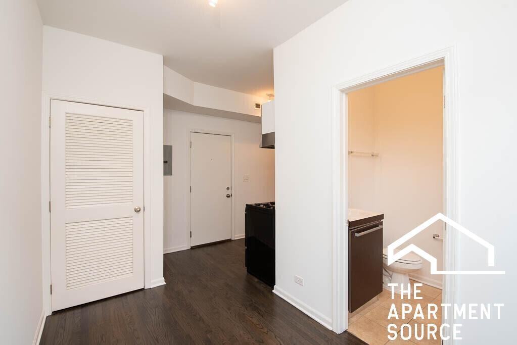 5054 N Winthrop Ave #108 - Photo 4 of 12
