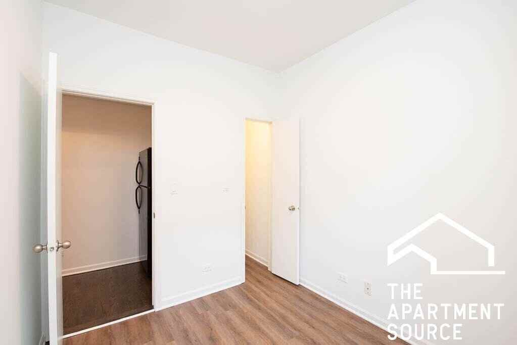 5054 N Winthrop Ave #108 - Photo 6 of 12