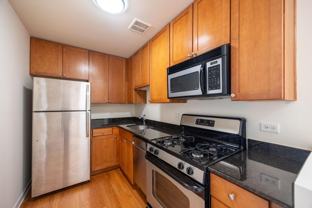 625 W Wrightwood Ave #416 - Photo 1 of 1