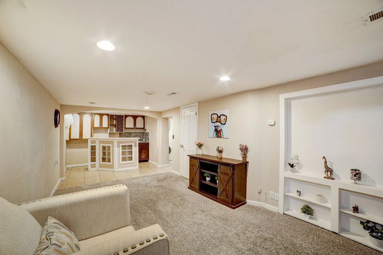 9147 Beechwood Dr #2 - Photo 7 of 23