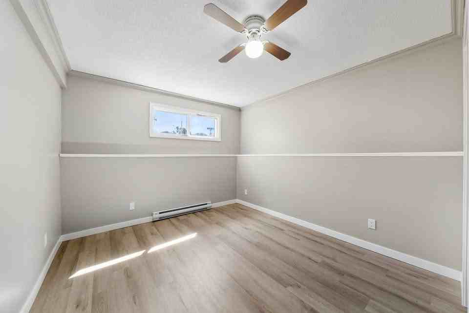 218 Hilda St - Photo 4 of 10
