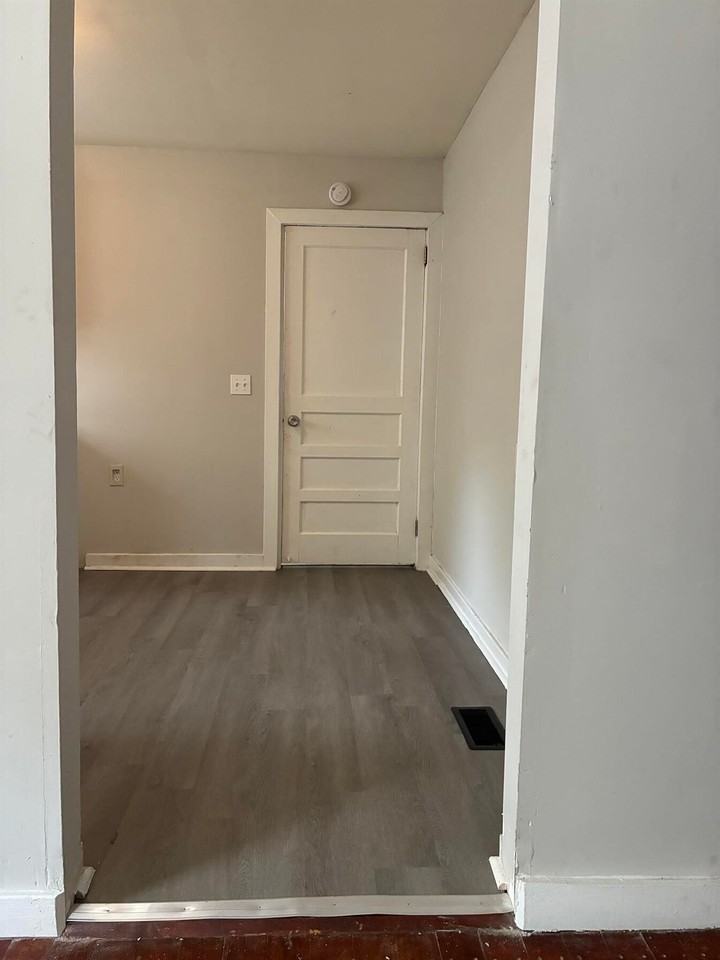 109 Grant St - Photo 2 of 21