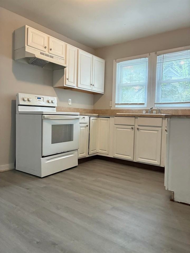 109 Grant St - Photo 4 of 21