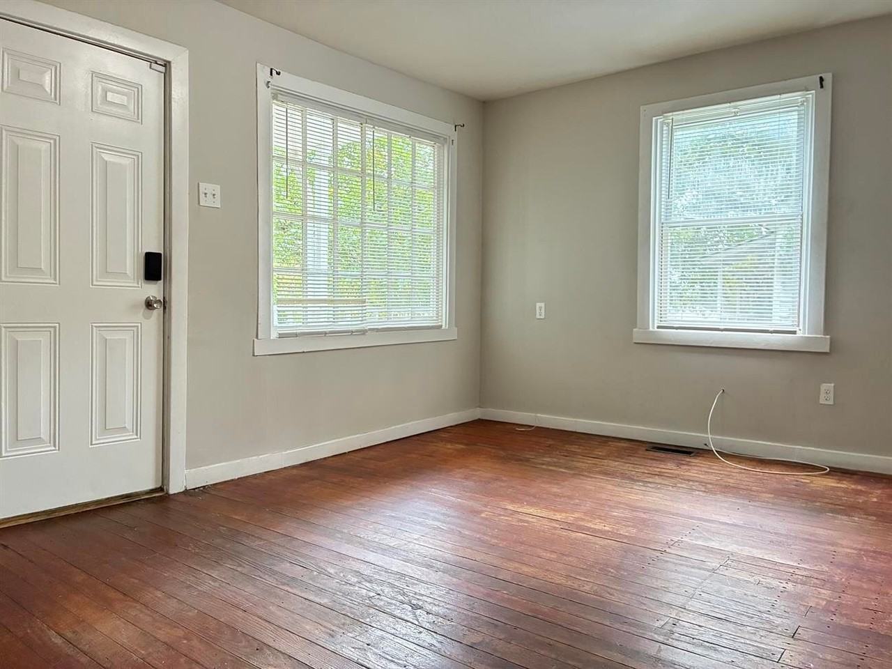 109 Grant St - Photo 6 of 21