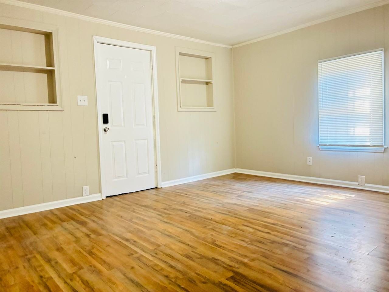 511 Wardell St - Photo 4 of 10