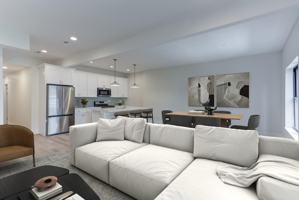 featured image of 829 W Montrose Ave #3