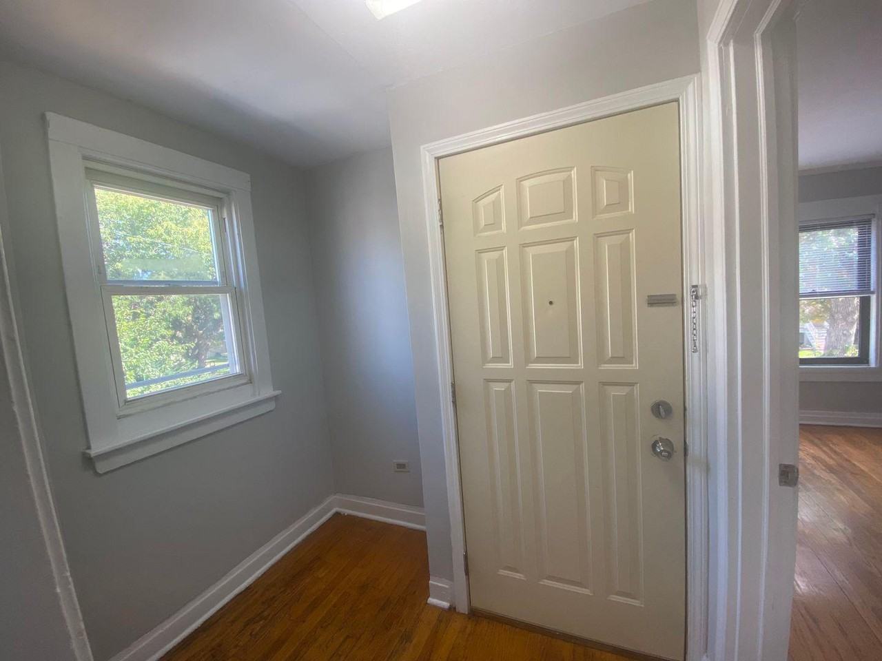 4210 N Kilpatrick Ave #2F - Photo 3 of 13