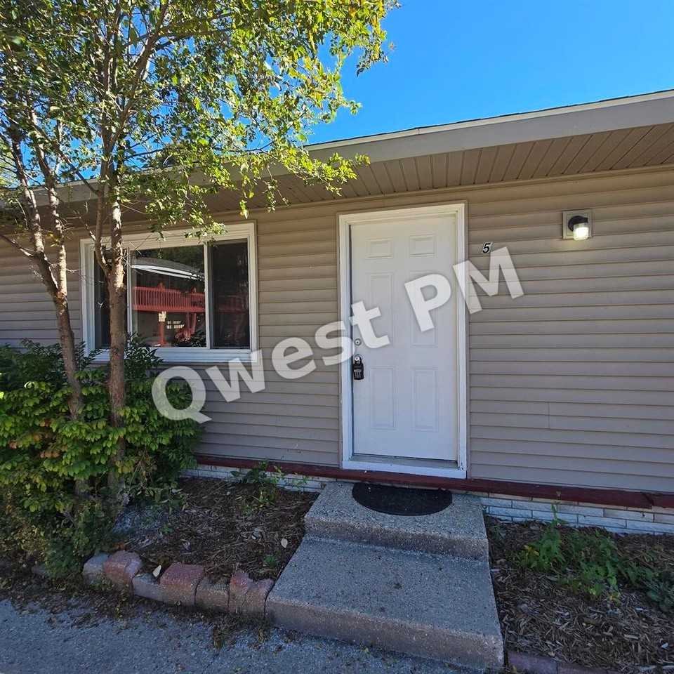 8528 Valley Rd Nw #4