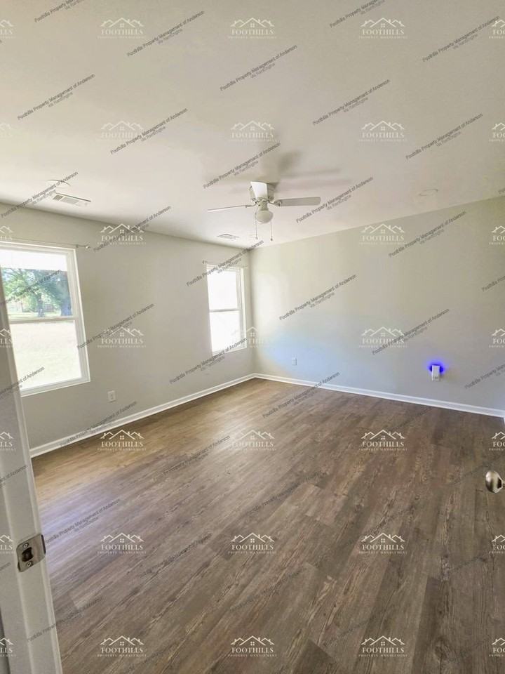 103 Rhoe Cir #A - Photo 2 of 19
