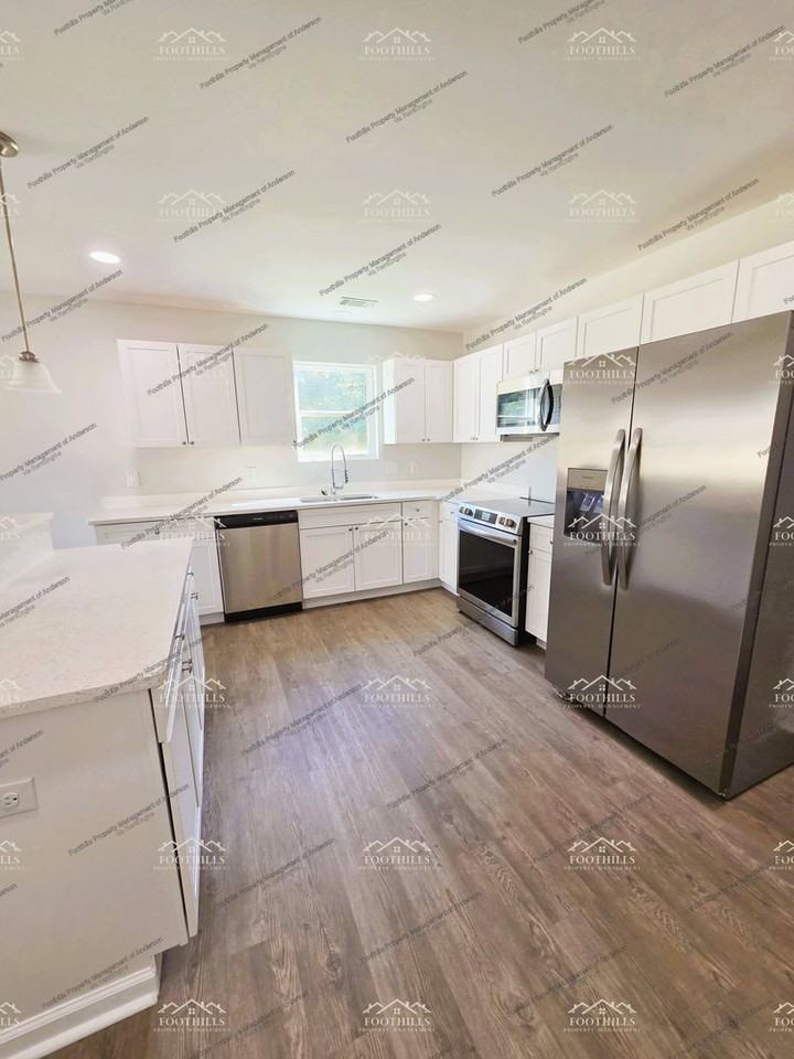 103 Rhoe Cir #A - Photo 3 of 19