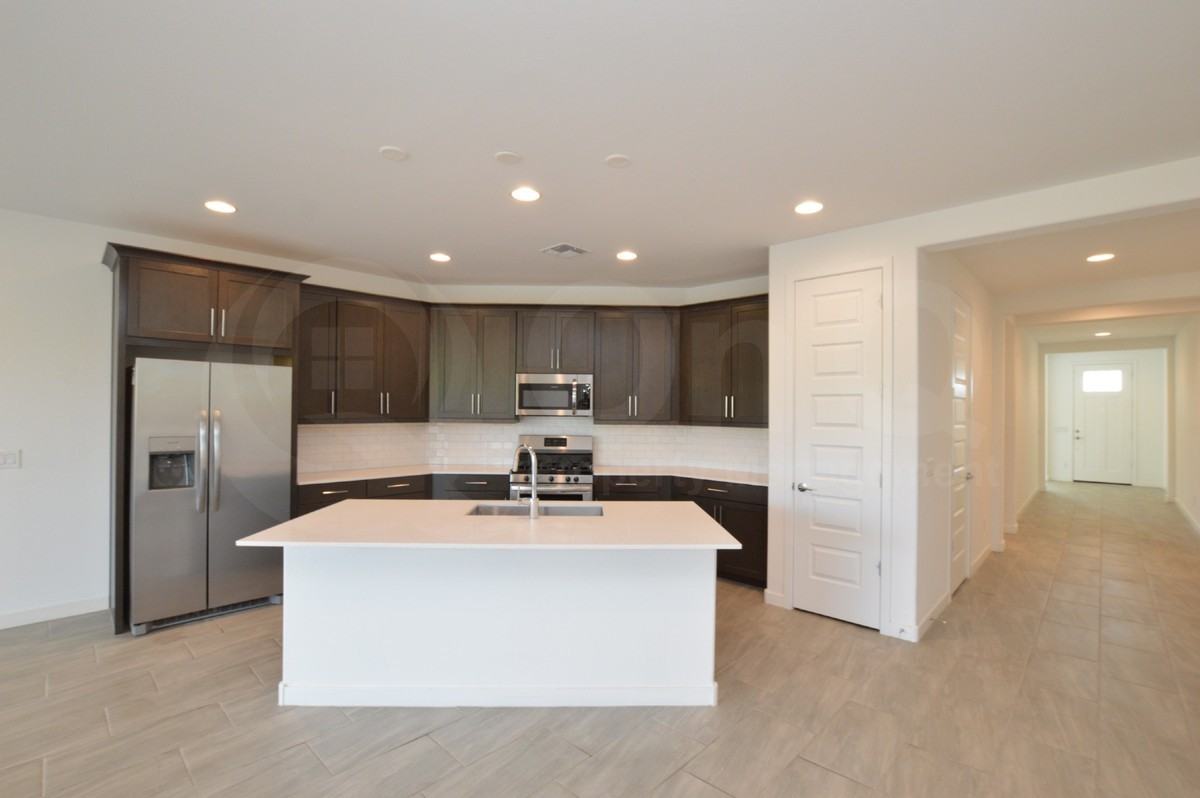 2414 N Morrison Ave - Photo 3 of 29