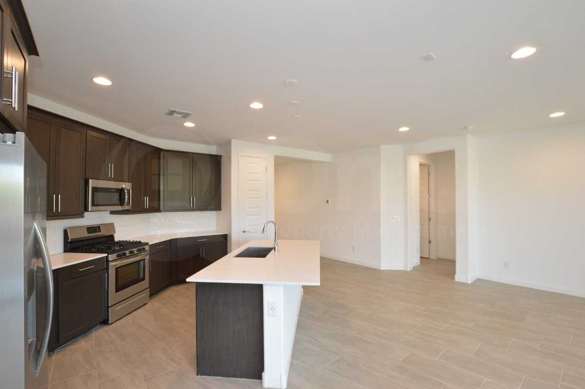 2414 N Morrison Ave - Photo 4 of 29