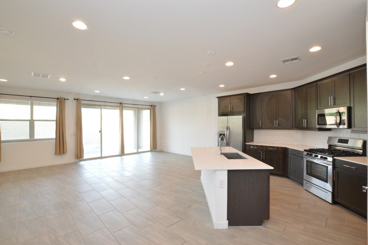 2414 N Morrison Ave - Photo 7 of 29