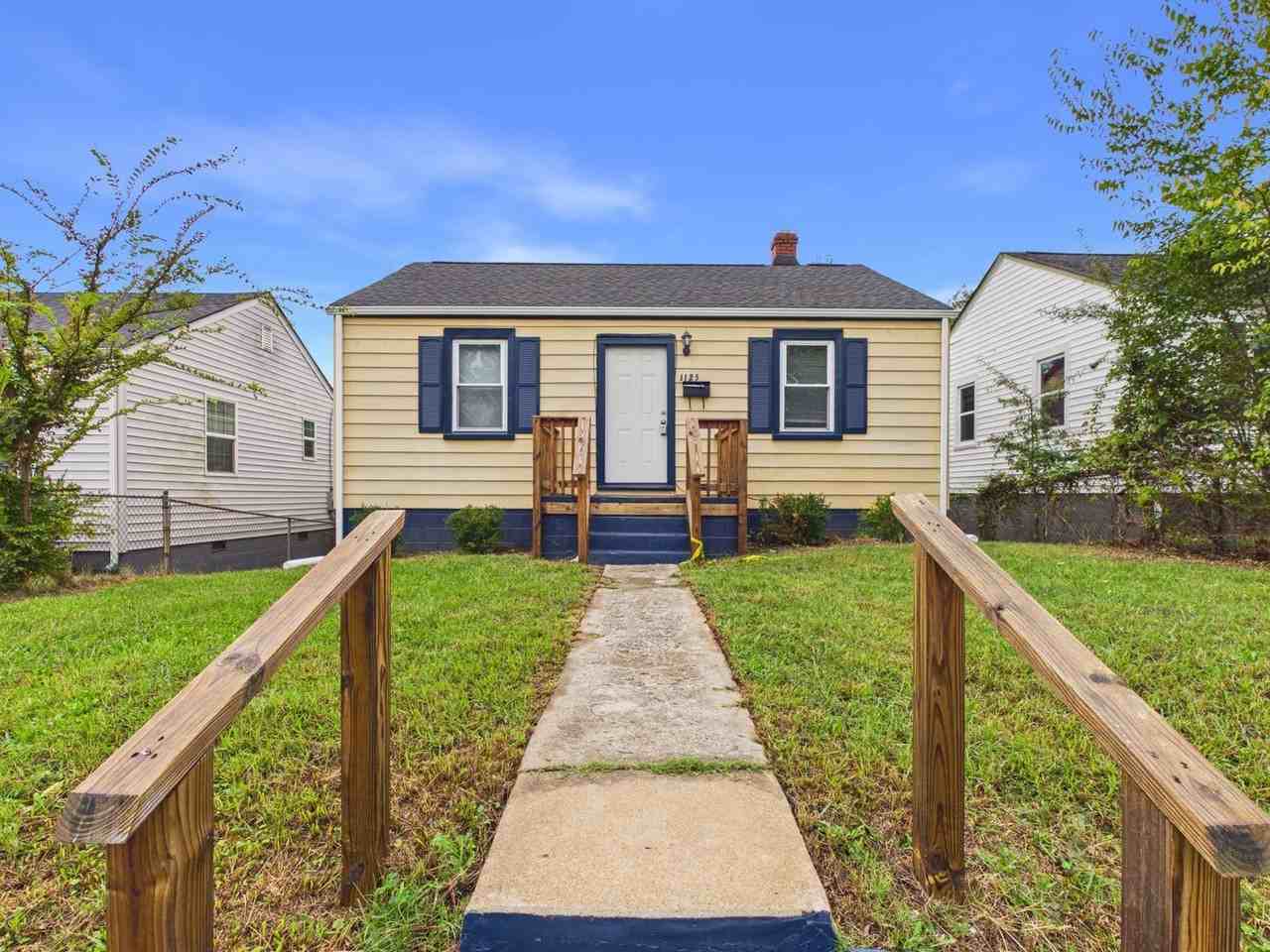 1125 E 15th St - Photo 2 of 28