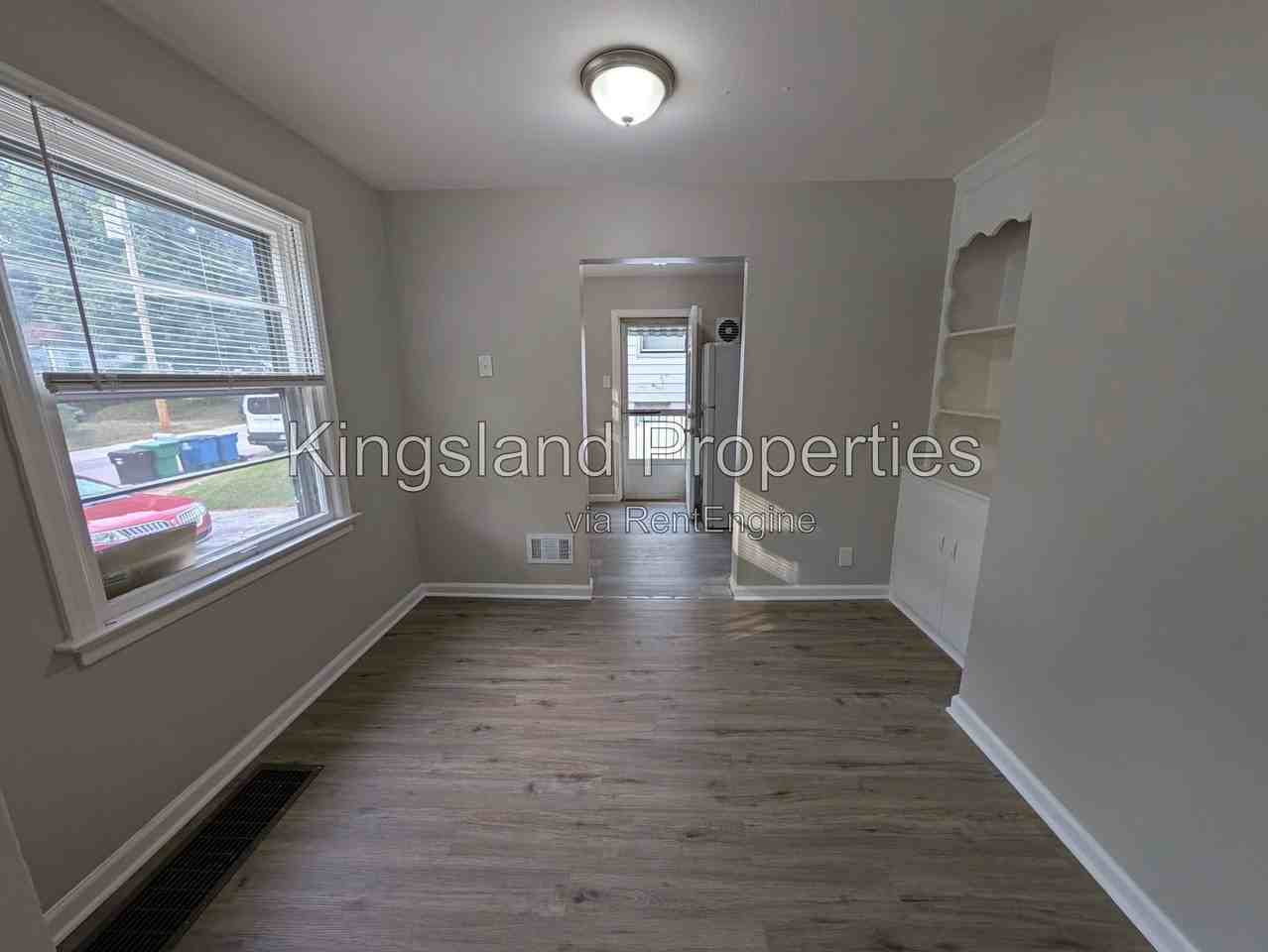 10128 Cloverdale Dr - Photo 5 of 22