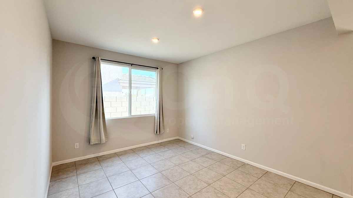 19150 N Alcazar St - Photo 5 of 29