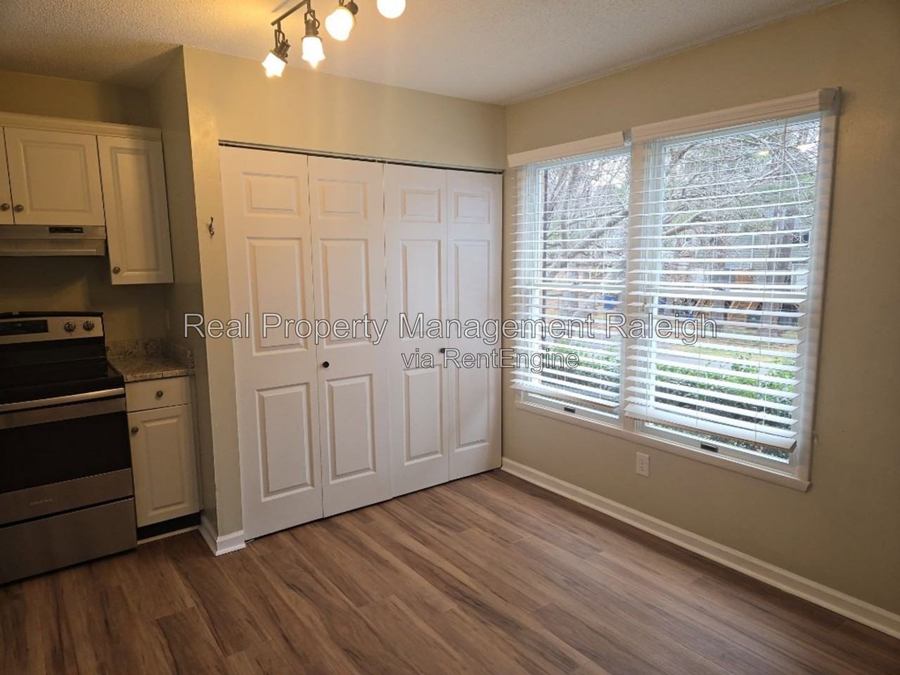 7733 Ohmann Ct - Photo 3 of 20