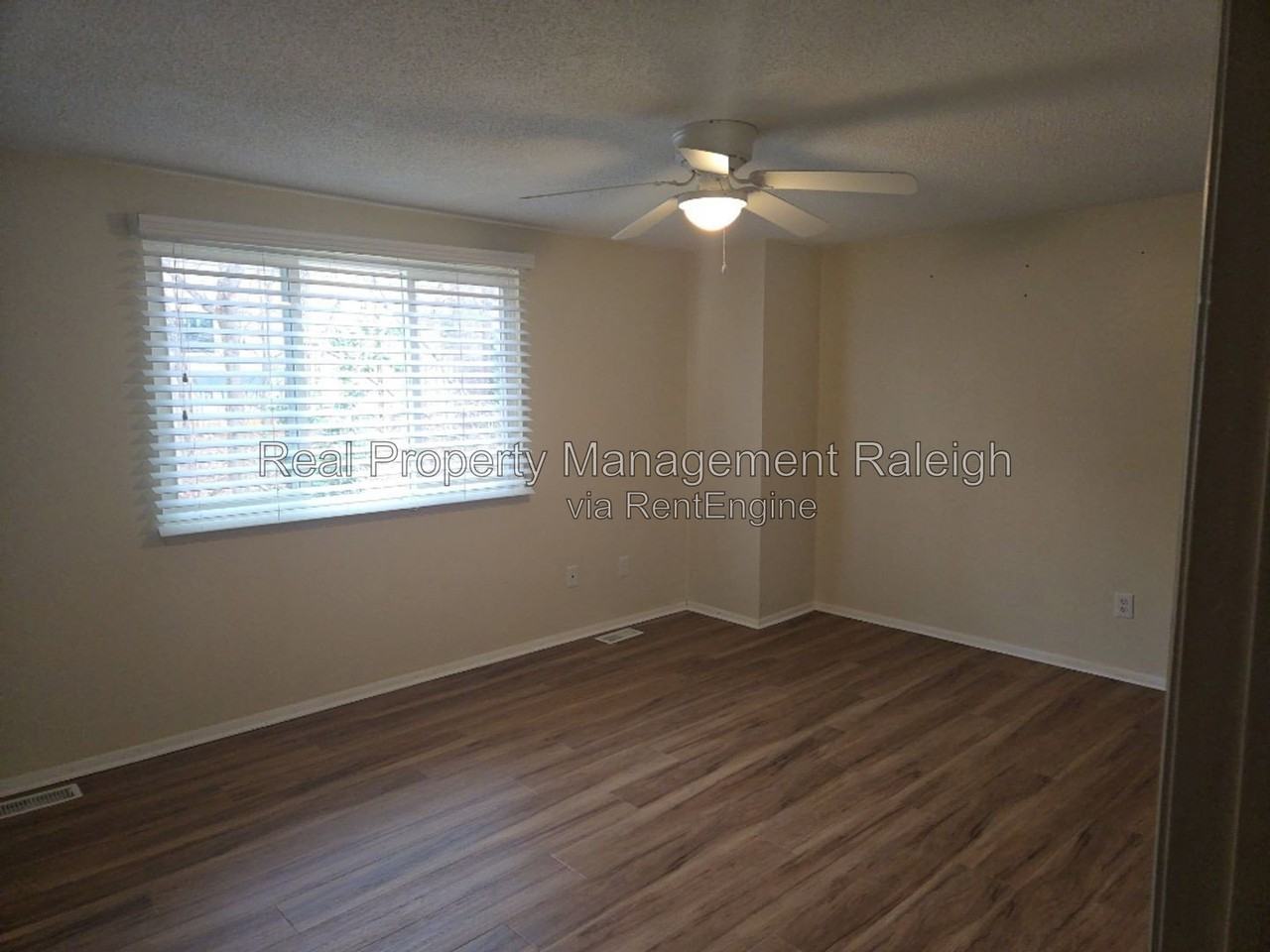 7733 Ohmann Ct - Photo 5 of 20