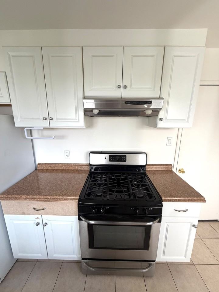 204 El Prado Ave #1 - Photo 5 of 14