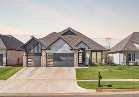featured image of 15801 Capri Ln