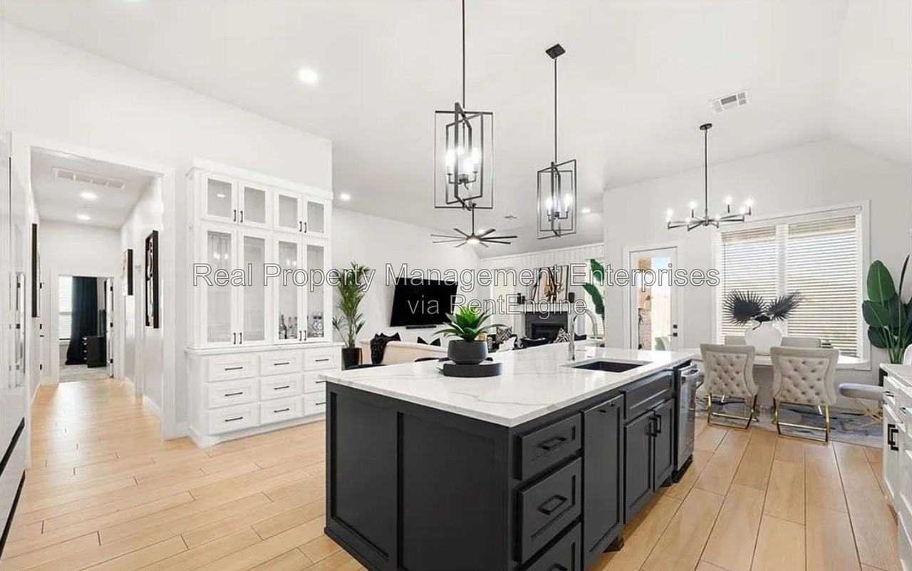 15801 Capri Ln - Photo 6 of 18
