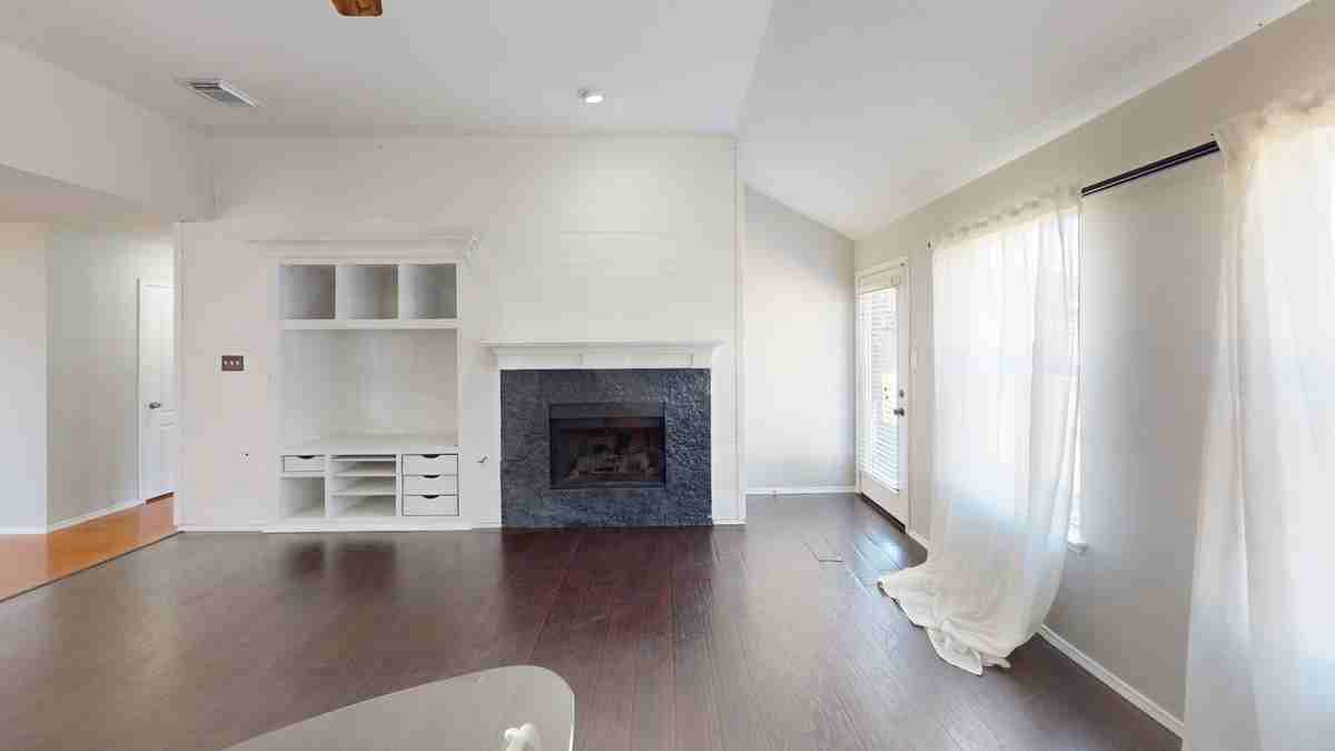 1312 Buckingham Dr - Photo 6 of 22