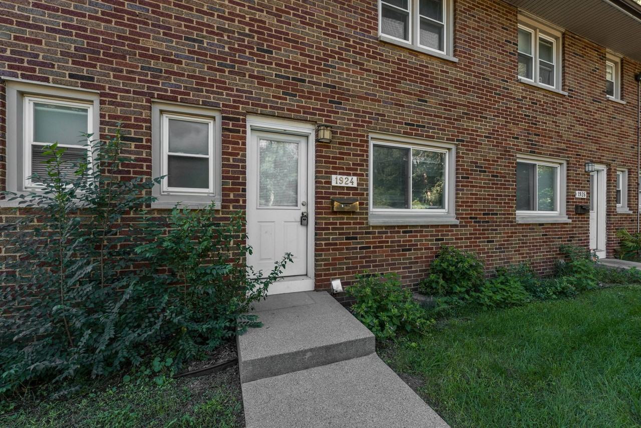 1924 Sunnyside Dr - Photo 2 of 18