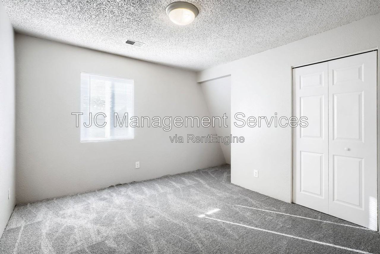 3652 Teller St - Photo 6 of 11
