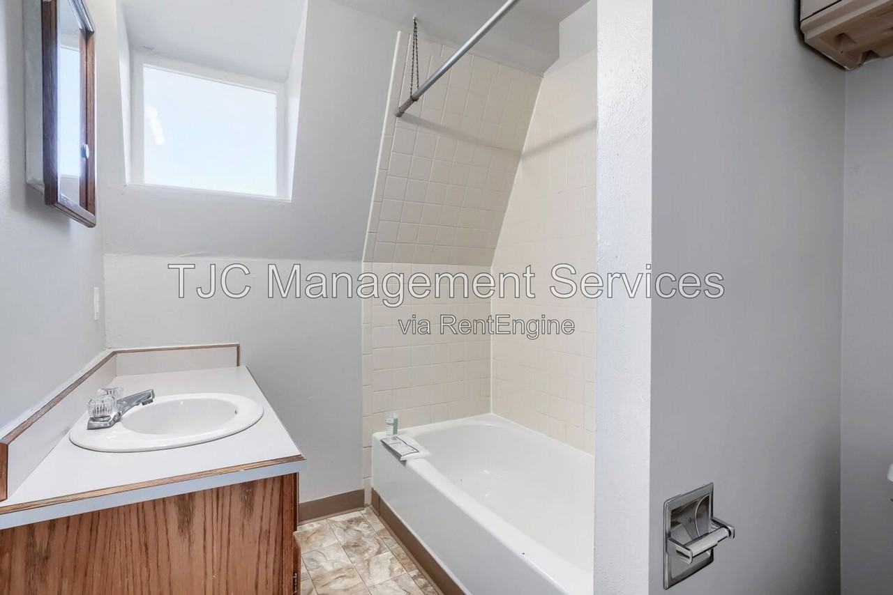 3652 Teller St - Photo 7 of 11