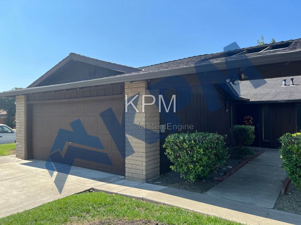 1519 Silver Creek Cir - Photo 2 of 24