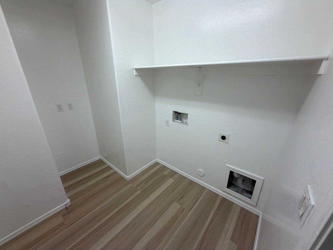 7826 S 72nd Ln - Photo 5 of 17
