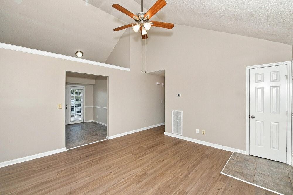 905 Deal Ct - Photo 3 of 16