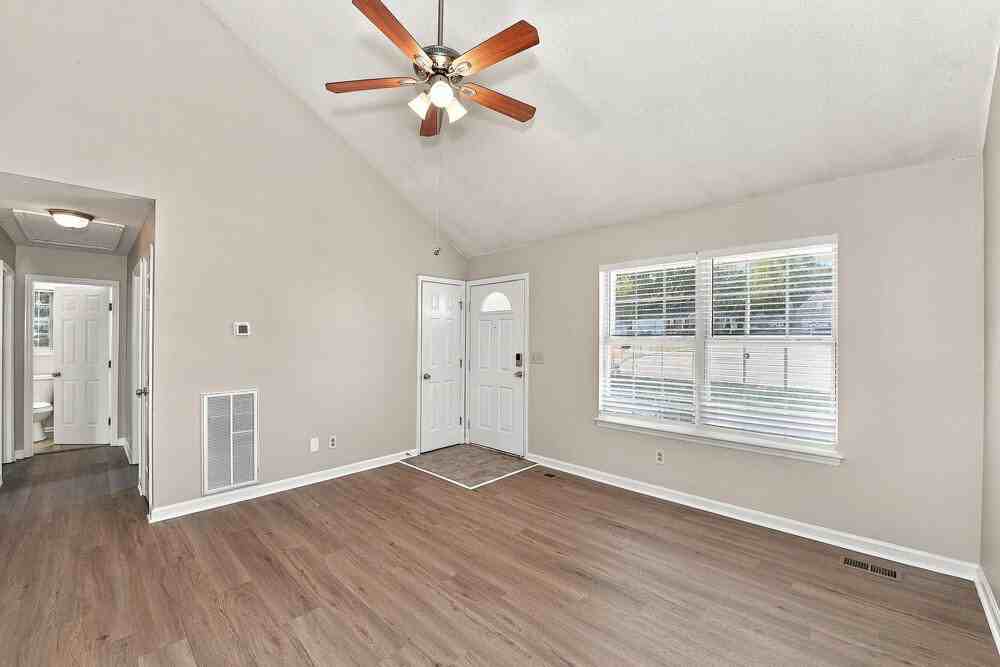 905 Deal Ct - Photo 4 of 16