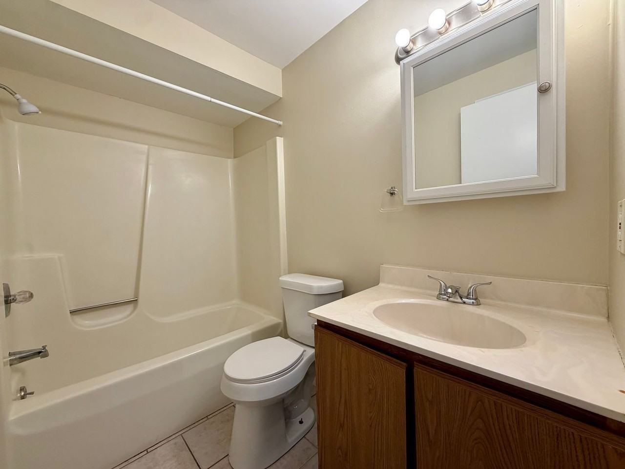 2956 Vineland Ave Se - Photo 4 of 19