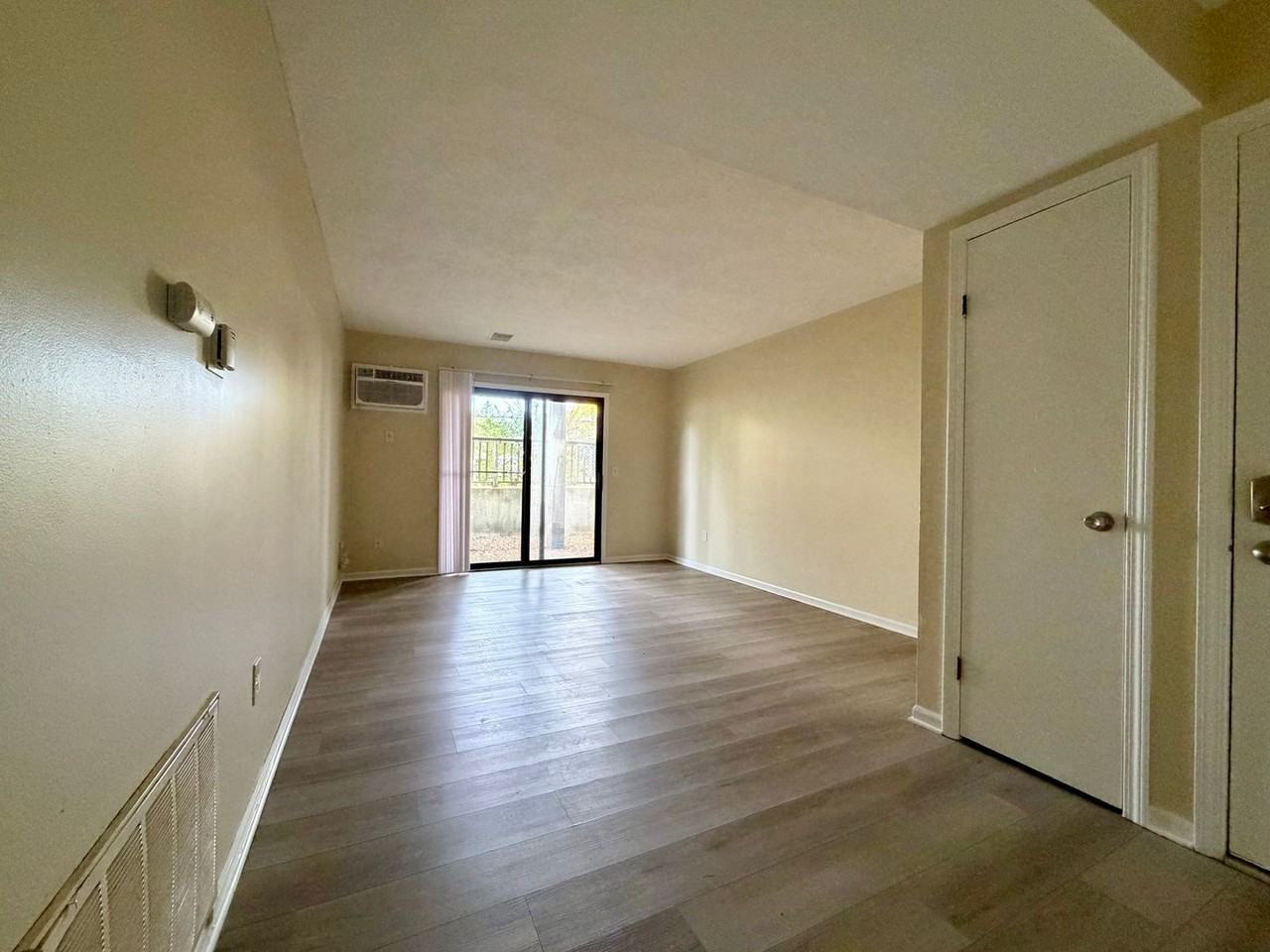 2956 Vineland Ave Se - Photo 5 of 19