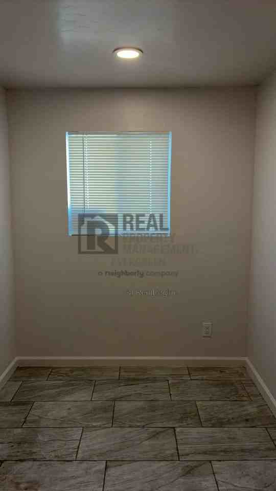 303 N 3rd St #REAR - Photo 4 of 6