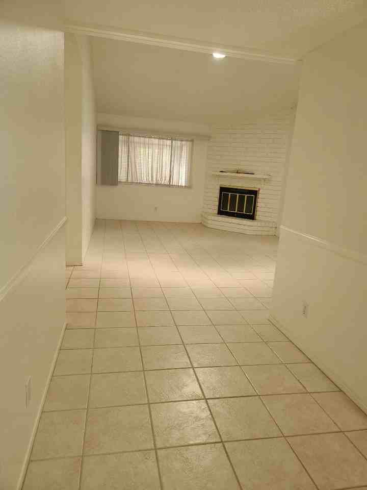 2191 Flame Tree Way - Photo 3 of 8