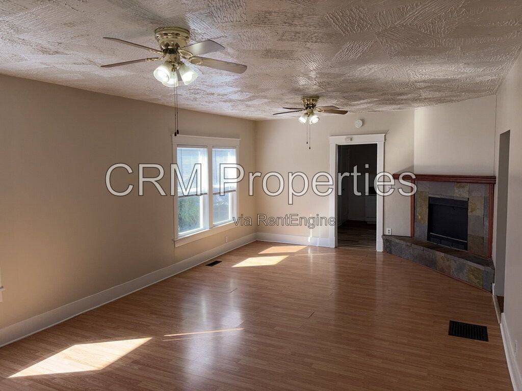 1005 N Indiana Ave - Photo 2 of 24