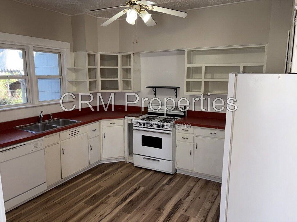 1005 N Indiana Ave - Photo 5 of 24