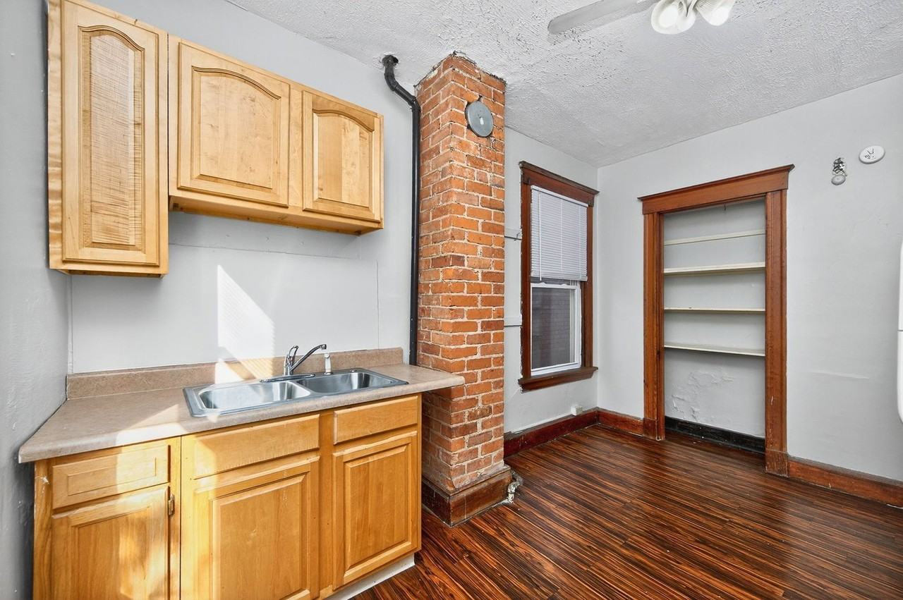 213 Atkinson St - Photo 4 of 17
