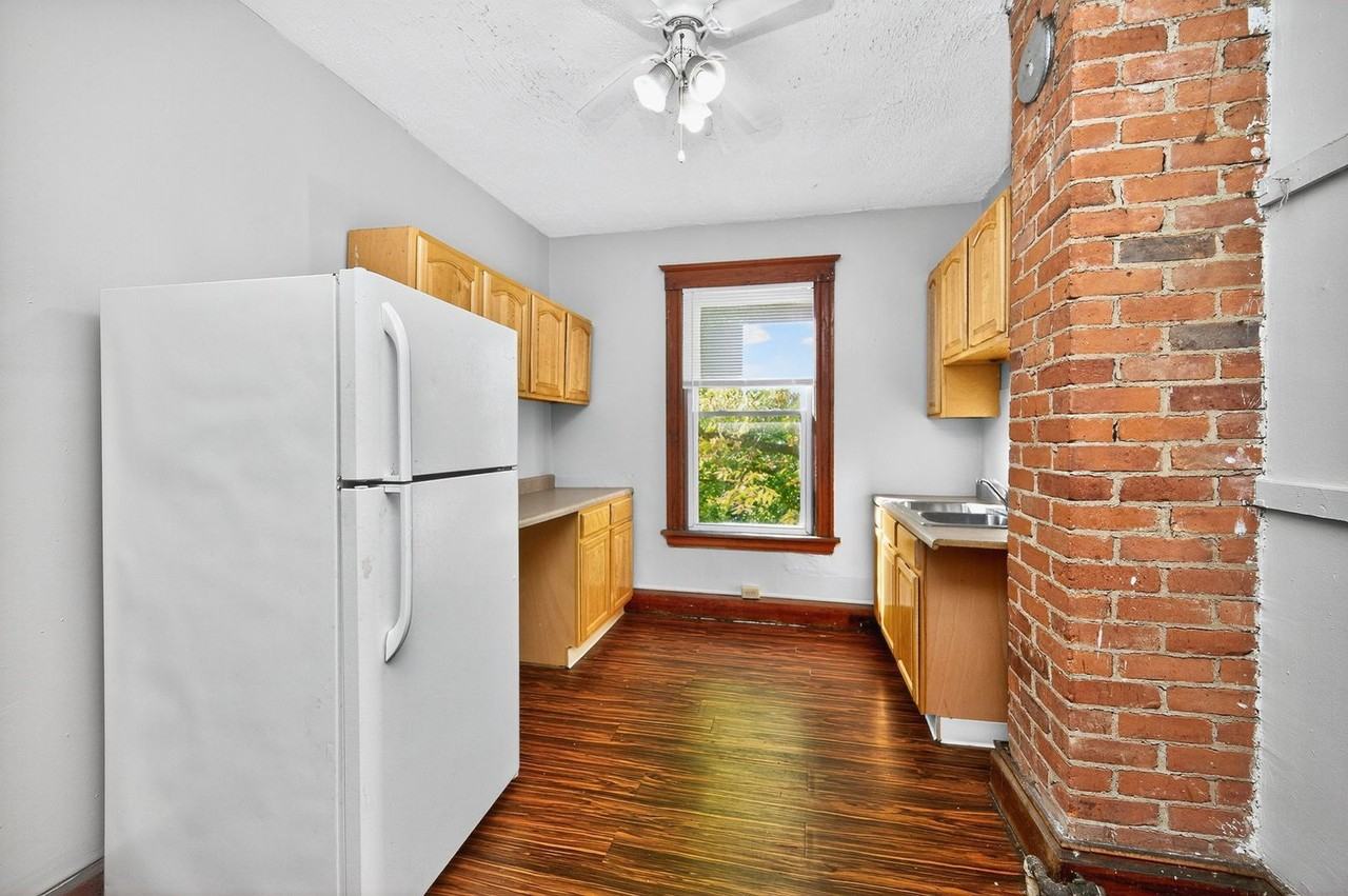 213 Atkinson St - Photo 5 of 17